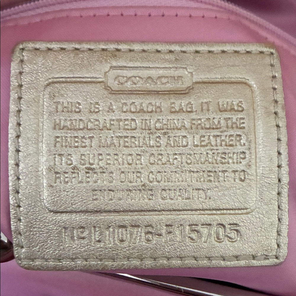 Large Coach Signature Tote w/Kisslock - Picture 5 of 12